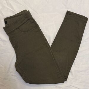 NINE WEST JEANS PULL ON SKINNY OLIVE GREEN SIZE 6 VGUC